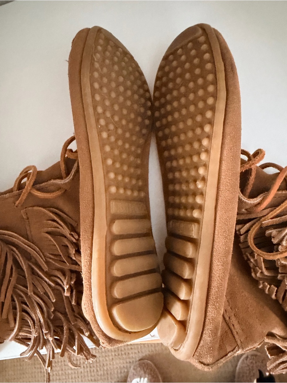 Minnetonka Fringed Suede Lace-Up Moccasin Booties in Tan - Women's - Size 7 - Picture 3 of 7
